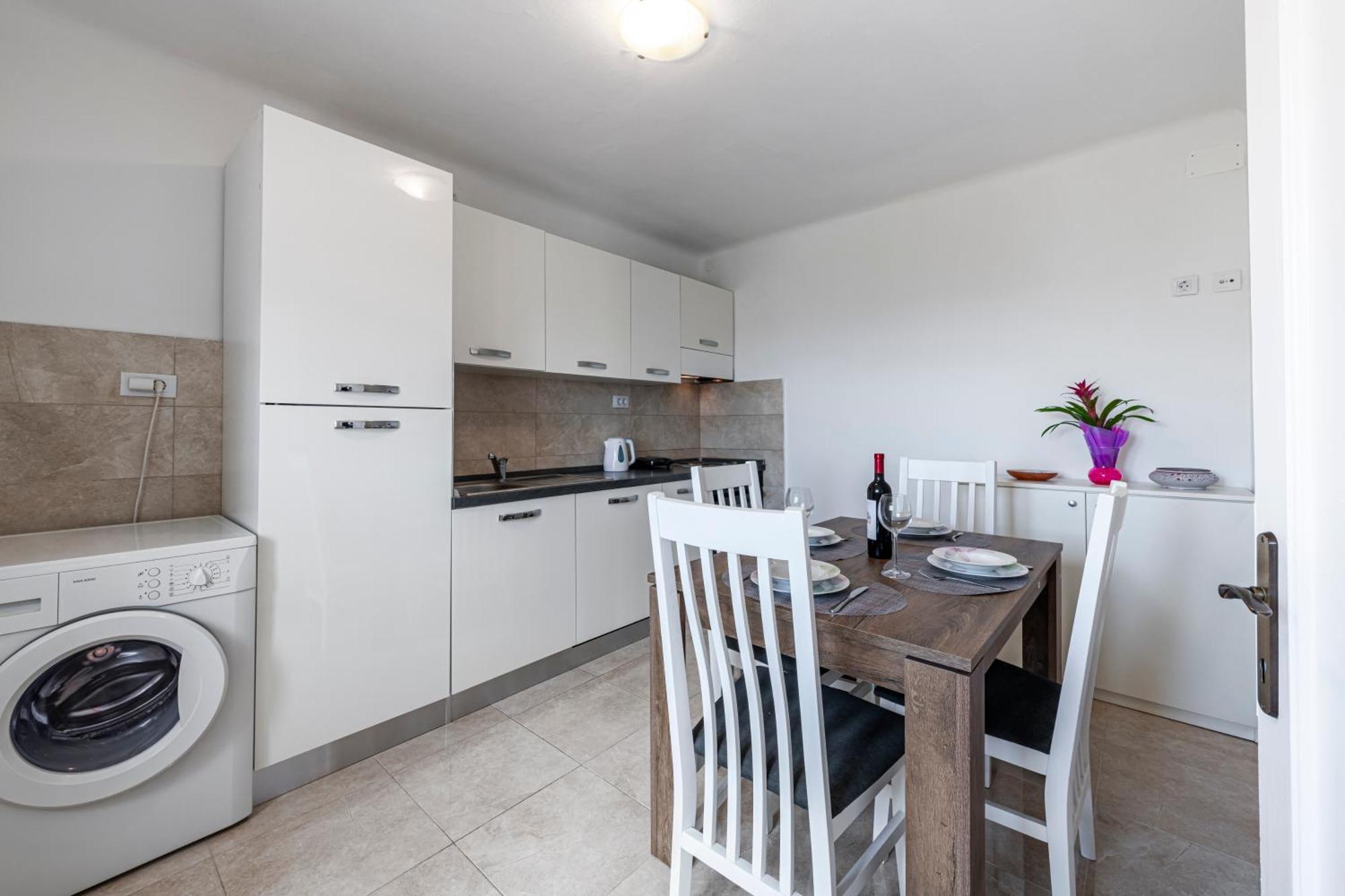 Viki Appartement *